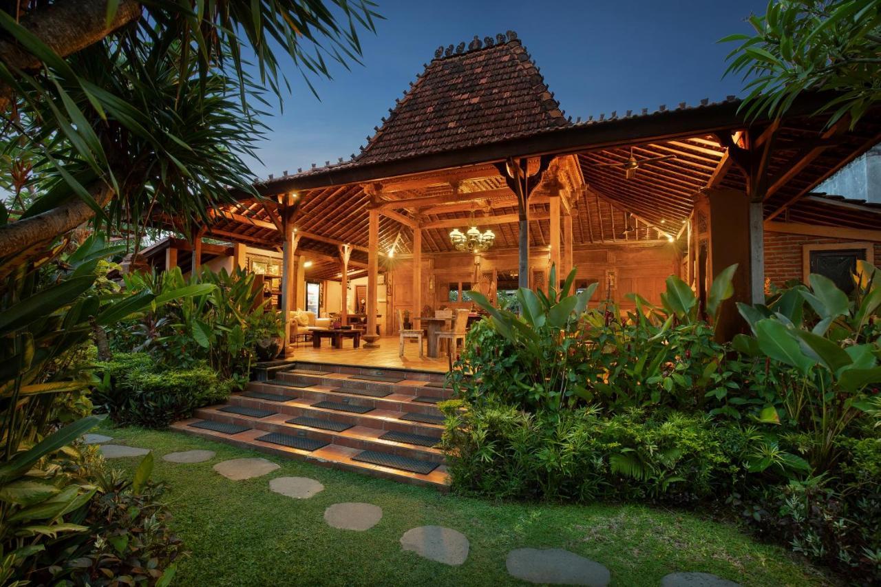 Mahe Garden And By Kamara