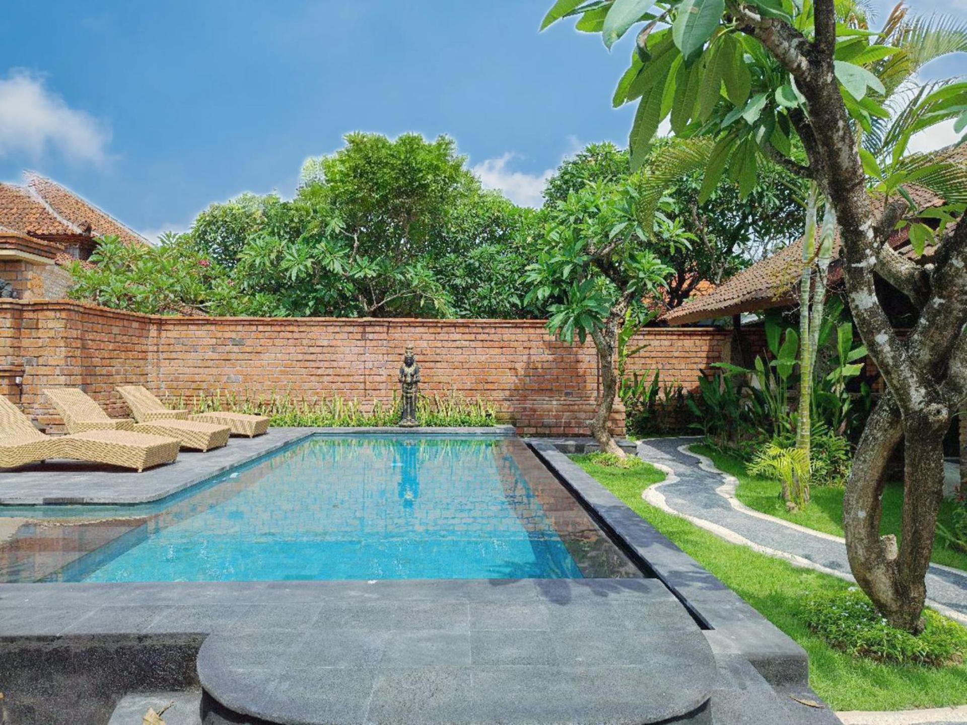 Mahe Garden And By Kamara *